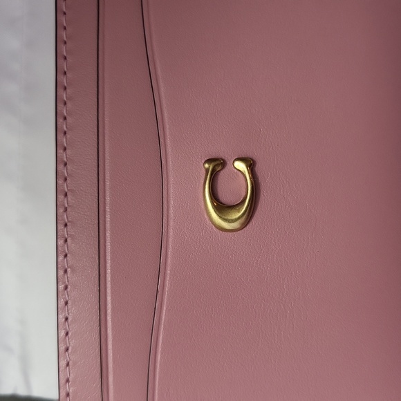 New! Coach Essential Card Case. - Picture 2 of 2